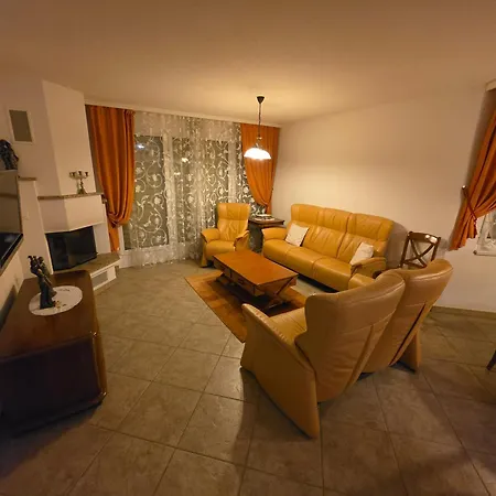 Residenz Ambassador Apartman *